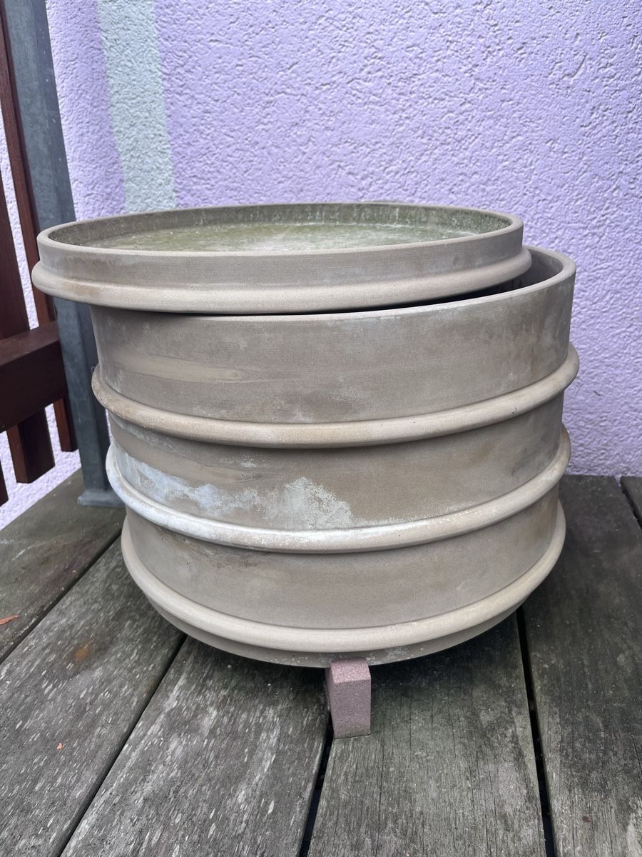 Coffres de rangement: Worm up  – D'occasion à Wölflinswil par andrsond