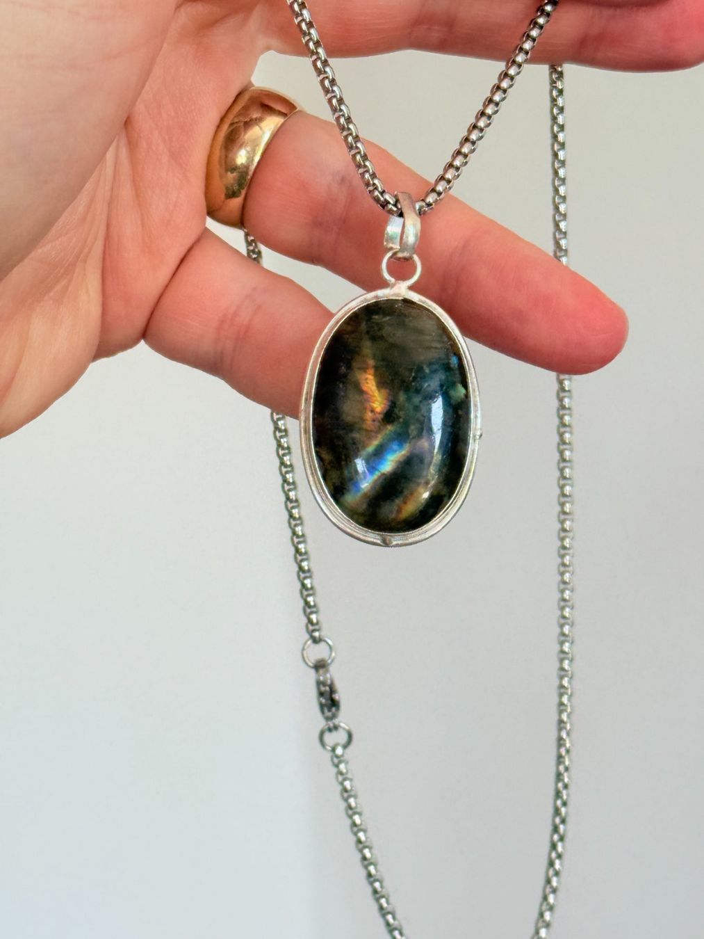 Catenine: Collier pendentif Labradorite - Élégance brute – Nuovo e nell'imballaggio originale da Genève venduto da AWWA 3