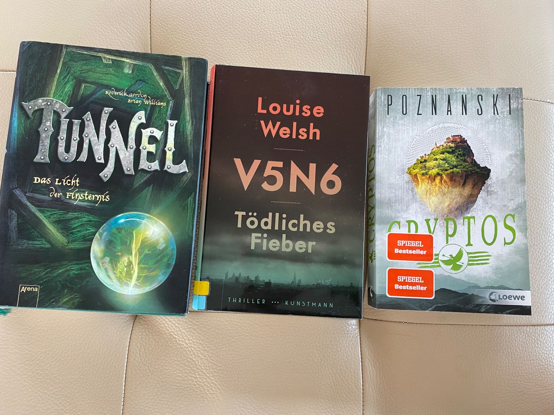 3 Bücher Cryptos/V5N6/Tunnel Thriller (Gebraucht) in Meggen für CHF 9 – mit  Lieferung auf Ricardo kaufen