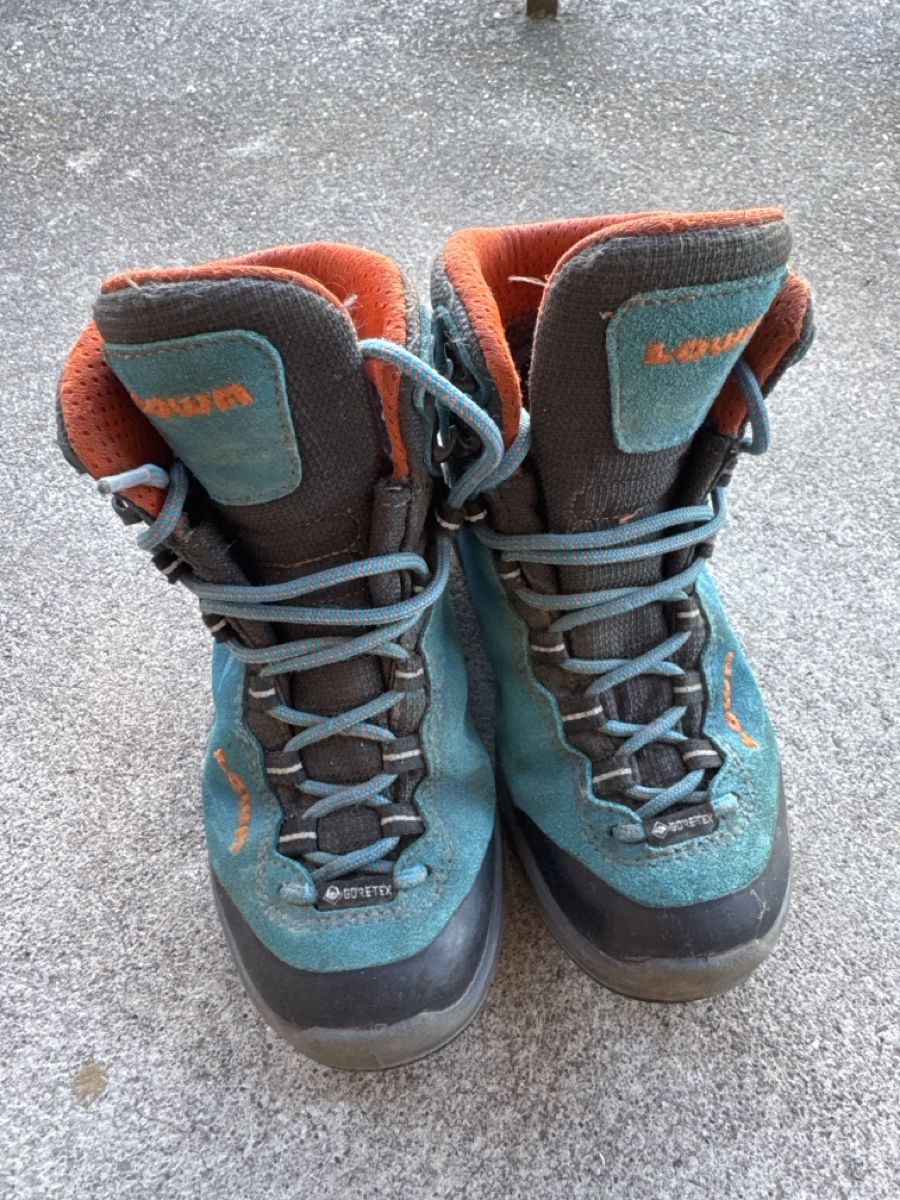 Lowa Scarpe per ragazzi: Lowa Kinderwanderschuh 30 – Usato da Winterthur venduto da meitchel