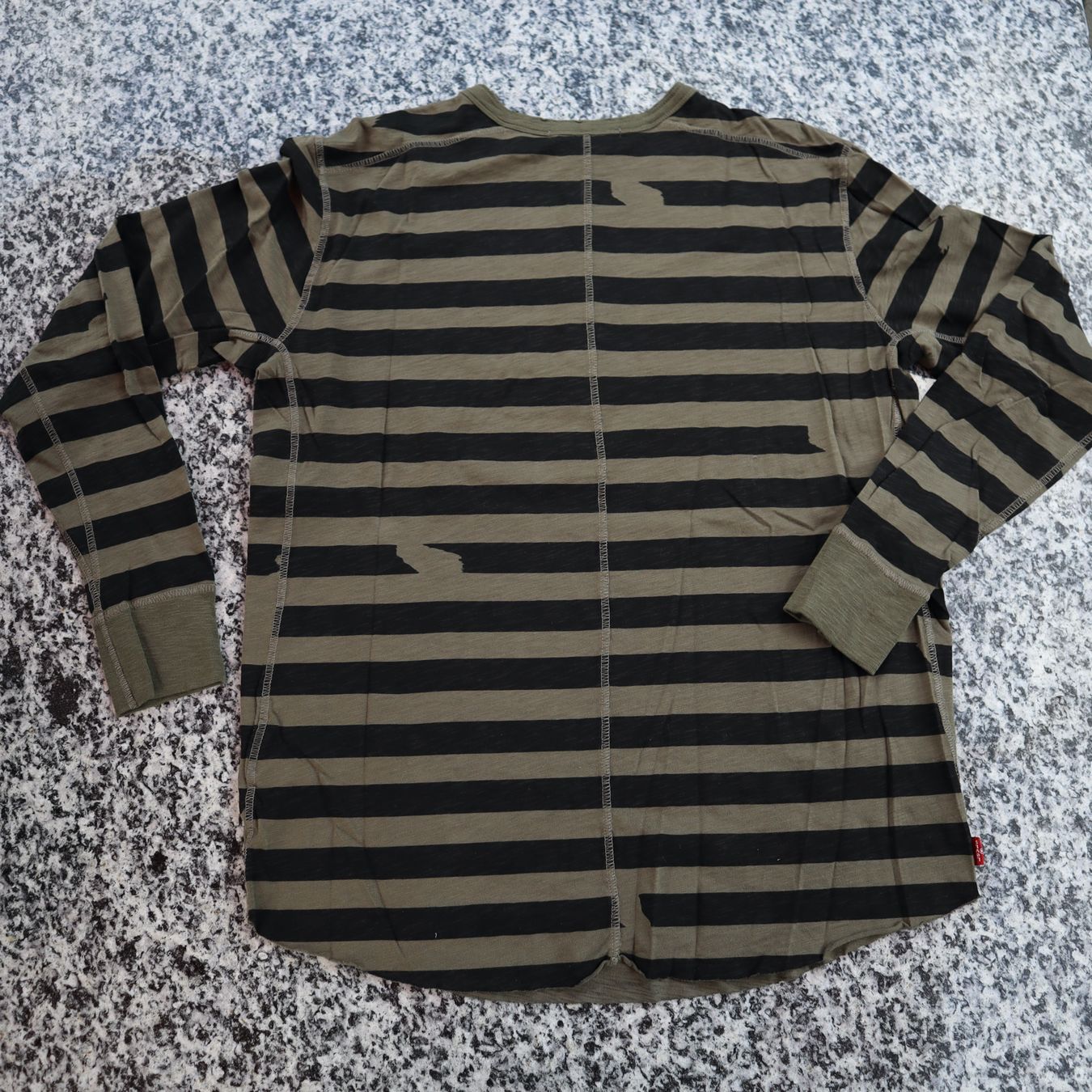 Levi's T-Shirts: Langarmshirt / T-Shirt Langarm Levi's – Neu (gemäss Beschreibung) aus Wattwil von edel88 1
