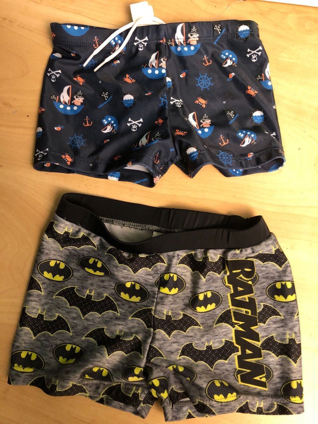 Costumi da bagno: 2 Badehosen Gr.98 – Usato da Obergerlafingen venduto da cabo4
