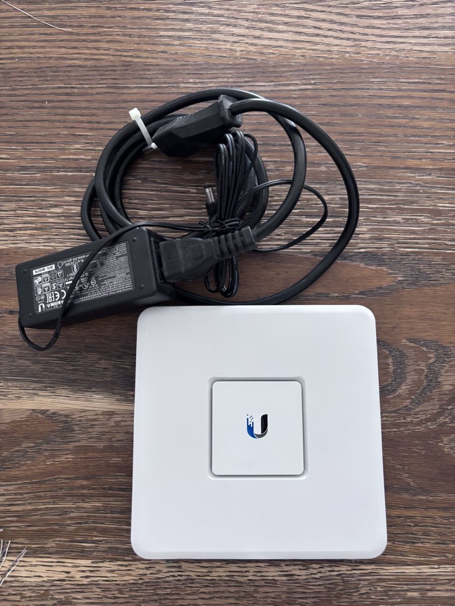 Unifi Modems & Router: Unifi Security Gateway – Gebraucht aus Bremgarten AG von Rsteger 3