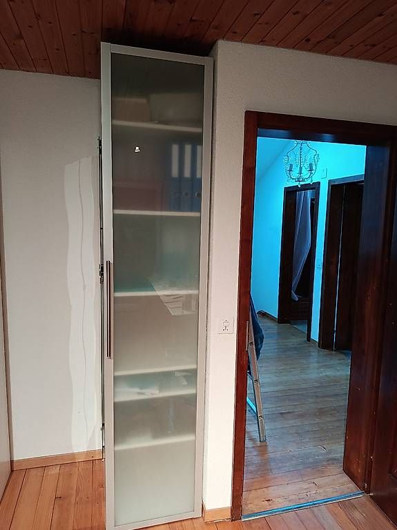 Armadi: Schrank mit Glastür – Usato da Staufen venduto da leo_d5c7