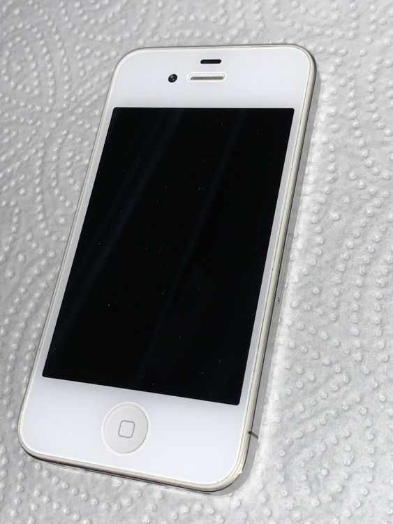 schönes weisses iPhone 4 komplett mit Schachtel und Zubehör | Kaufen ...