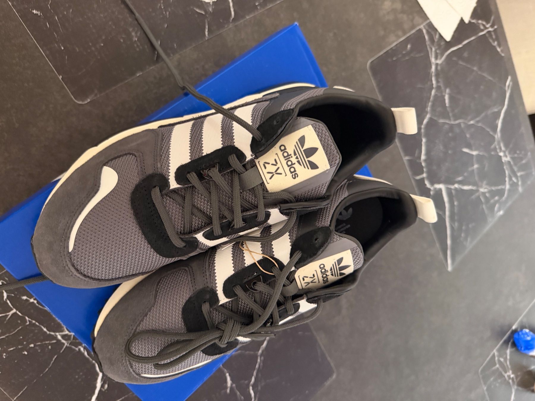 Adidas Herrenschuhe: Adidas ZX Neu nr42 – Gebraucht aus Luzern von fab_p7wf