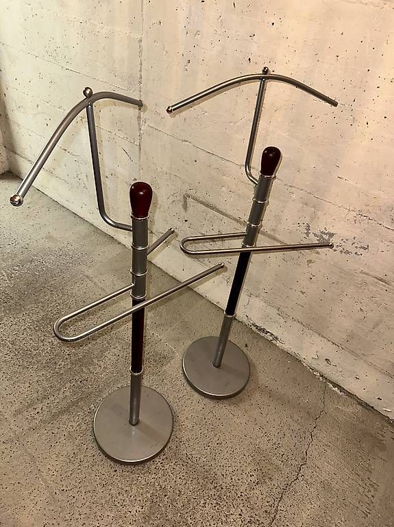 Autres décorations & accessoires: Zwei elegante Herrenständer – D'occasion à Oberwil b. Zug par sta_j6th 1