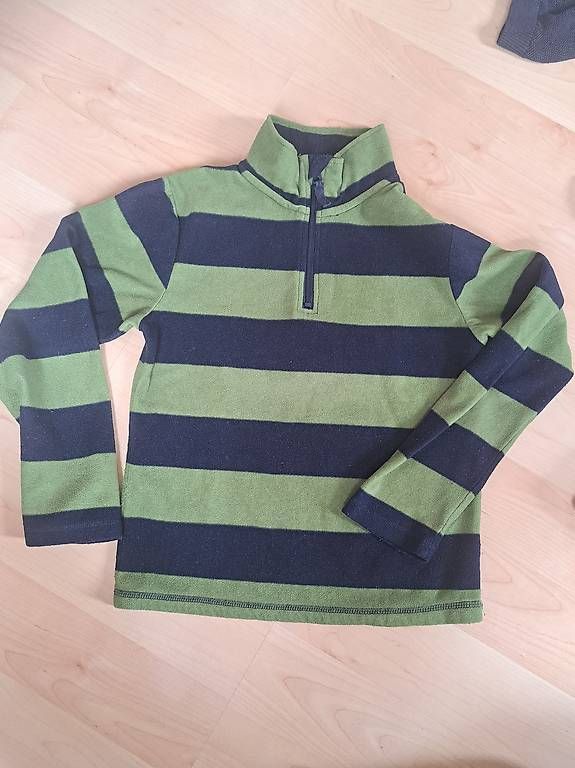 Pullover & Sweatshirts: Pulli 140 – Gebraucht aus Winterthur von feehee