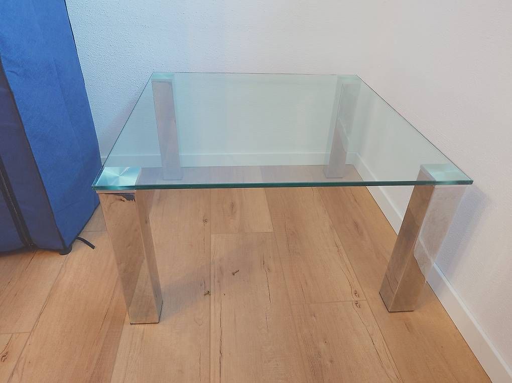 Tavoli: Couchtisch - Glastisch 80cm x 80xm x 45cm – Usato da Etziken venduto da prasanna-team 1