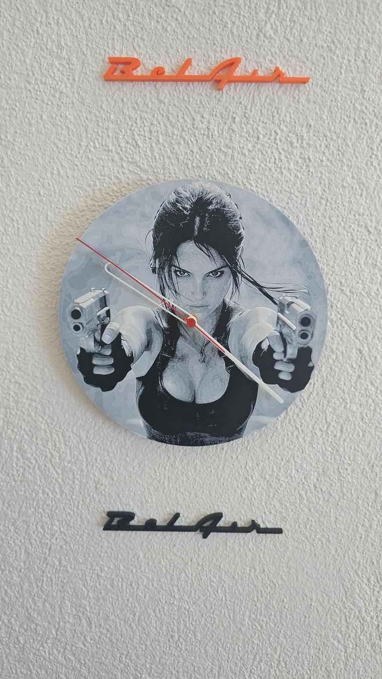 Tutte le decorazioni: Tombraider Lara Croft Wand Tisch Uhr – Nuovo (secondo la descrizione) da Winznau venduto da banditgsf 2