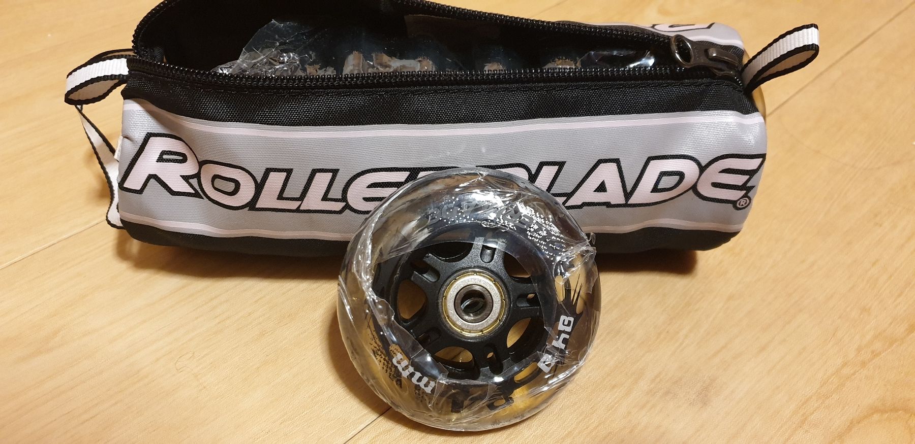 Altri accessori: 8x RollerBlade 84mm / SG7 Inlinen-Rollen – Nuovo e nell'imballaggio originale da Val D Illiez venduto da SnowRoof