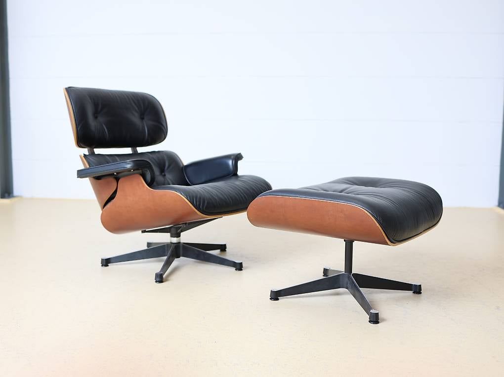 Vitra Poltrone: Eames Lounge Chair von VITRA – Usato da Meinisberg venduto da atelier_TILIJA