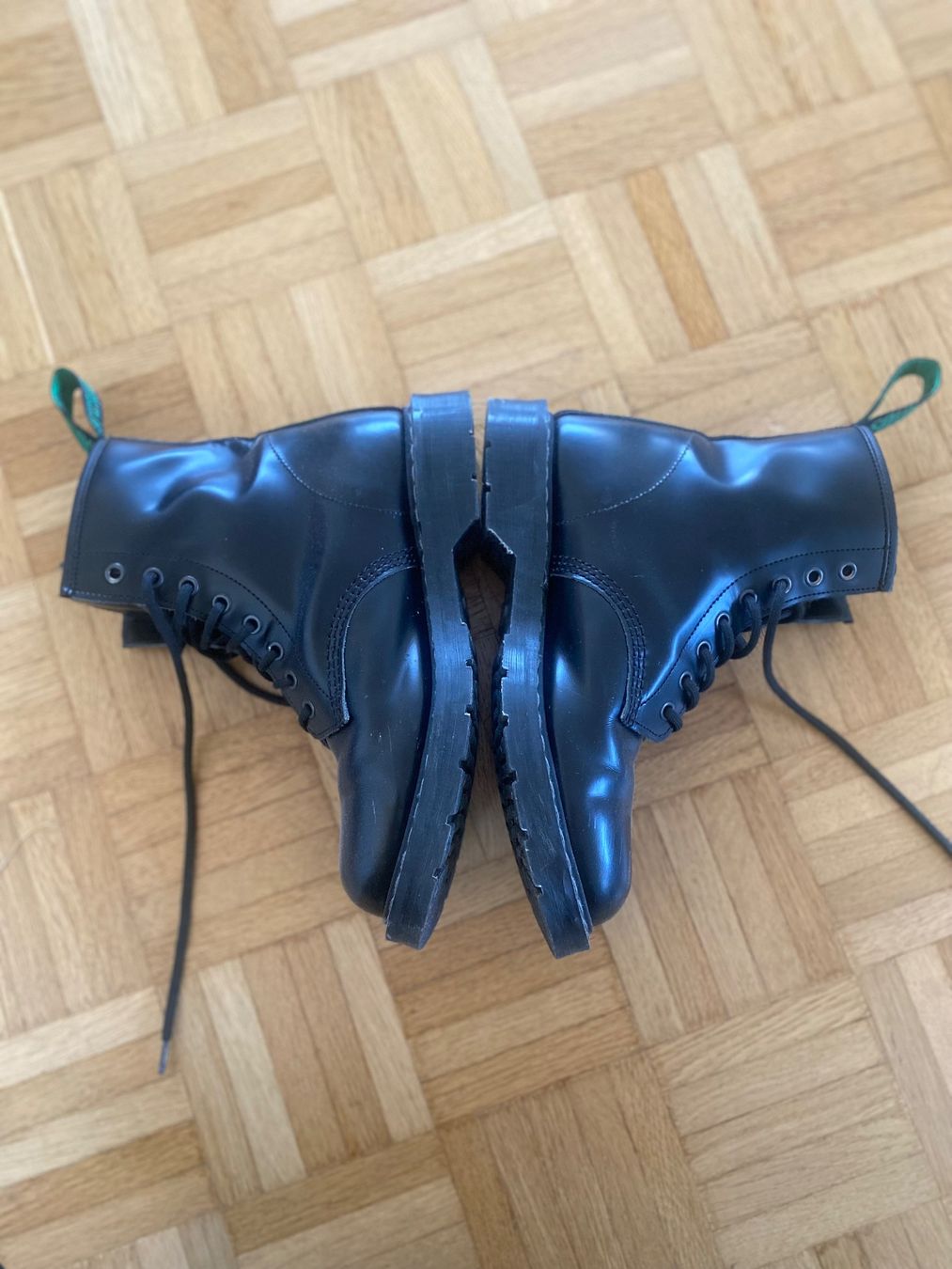 Solovair Damenschuhe: Solovair Boots – Gebraucht aus Wädenswil von giv_2lww 1