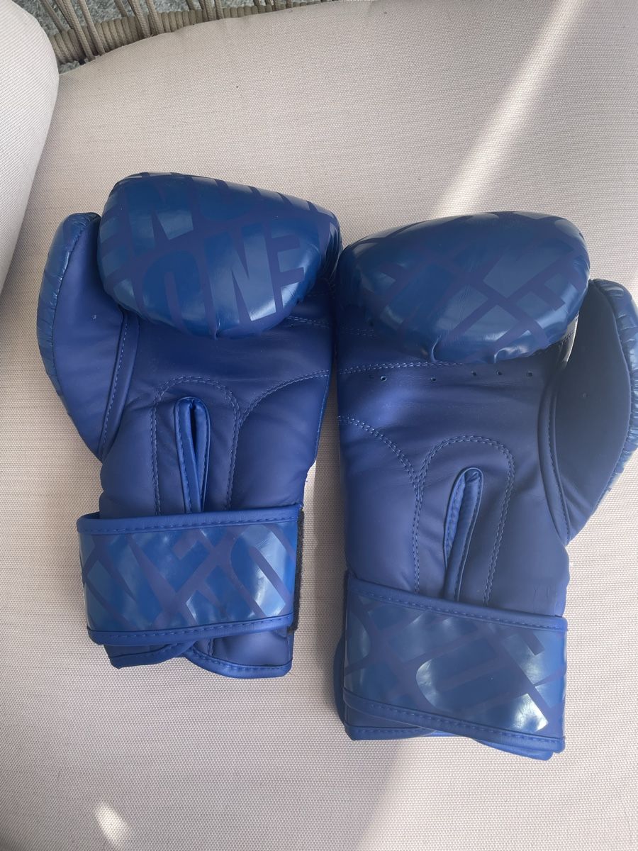 Guanti & manicotti: Boxhandschuhe 14oz – Usato da Laufen venduto da bia_7vr6 3