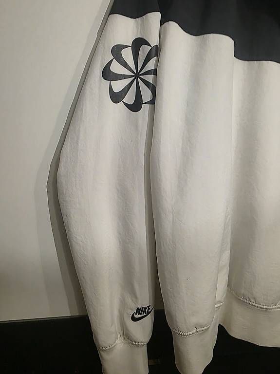 Nike Jacken: Nike Trainer Jacke Grösse M – Gebraucht aus Rüthi (Rheintal) von Foensi67
