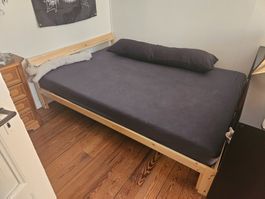 Neiden Bett IKEA mit Matratze