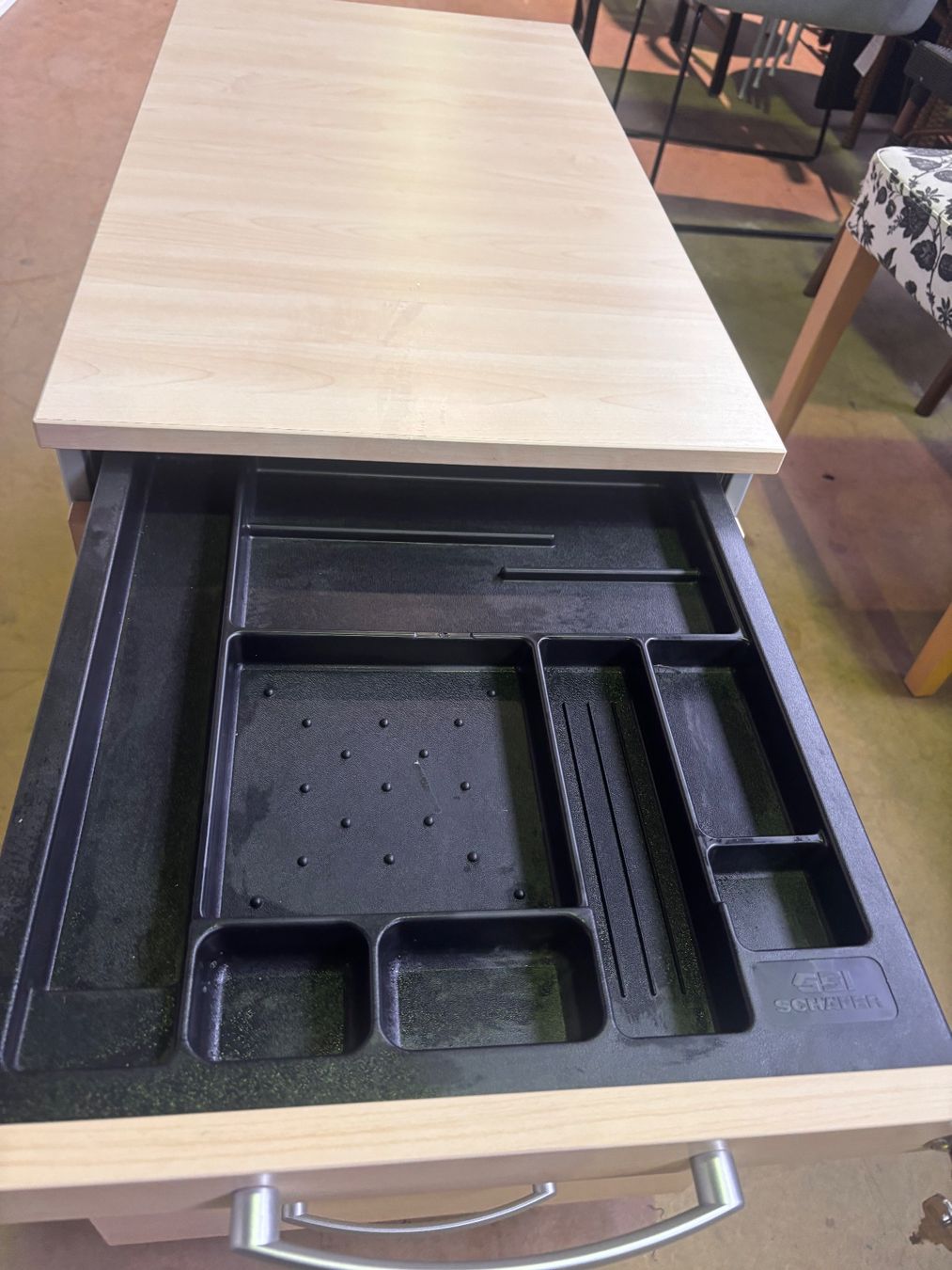 Banconi: Rollcontainer Holzoptik mit 4 Schubladen gebraucht – Usato da Münchenstein venduto da tsp01 4
