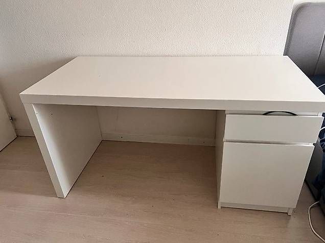 Scrivanie: Desk – Usato da Le Grand-Saconnex venduto da lol_zs8k