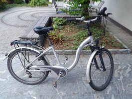 E-Bike Silber Damenrad Grösse M mit Akku und Ladegerät