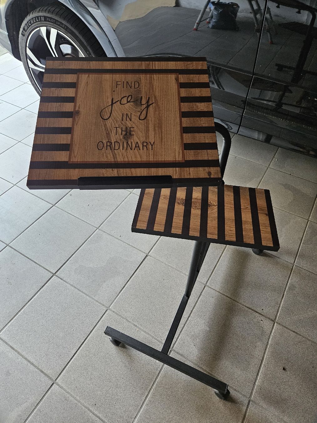 Tables: support ordinateur  – D'occasion à Tramelan par Vipers1