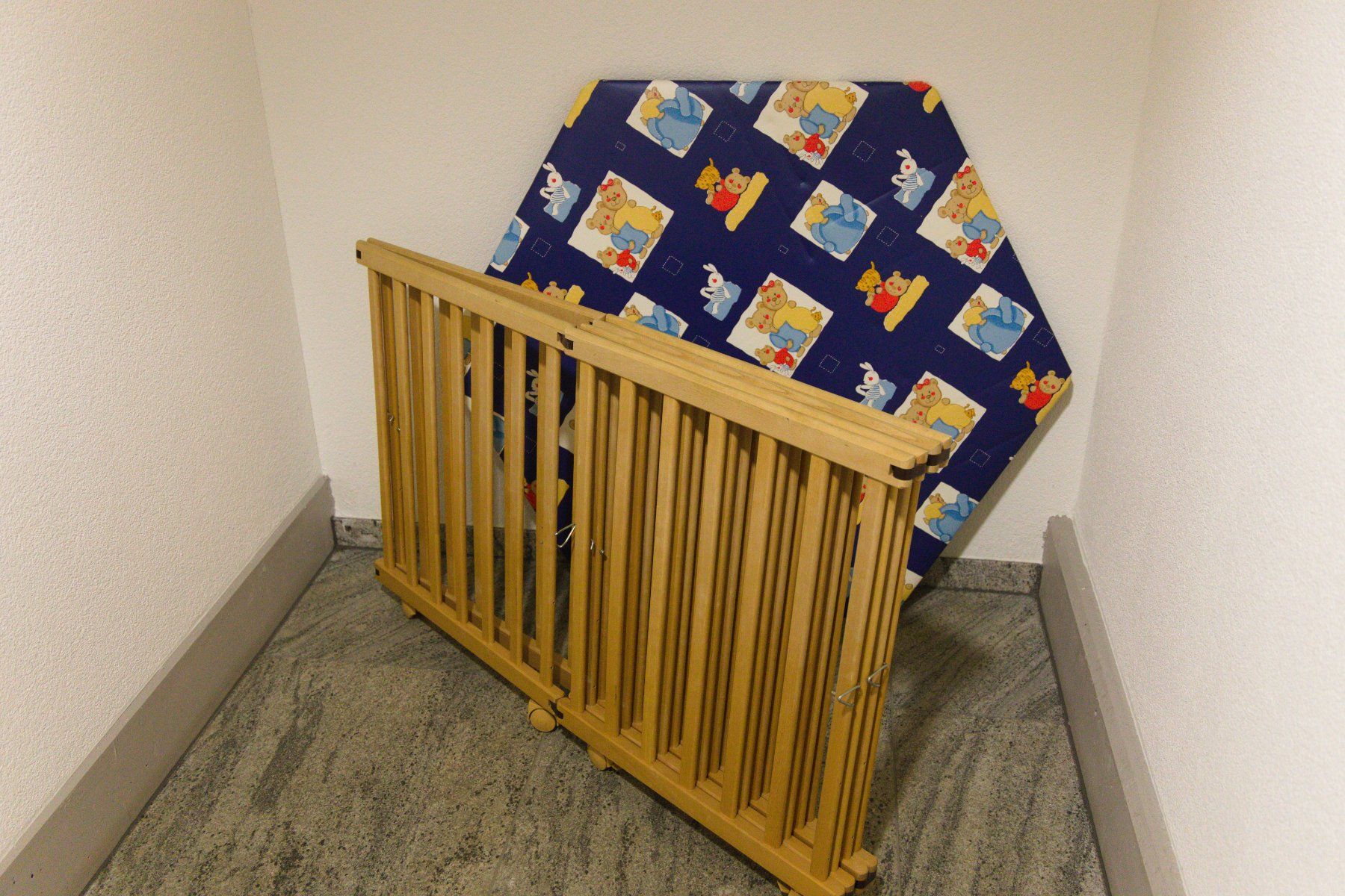 Box & Barriere di sicurezza: Laufgitter – Usato da Einsiedeln venduto da Korsar3 3