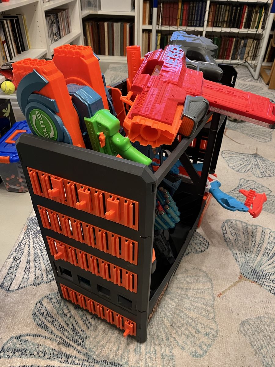 Nerf Giocattoli: Nerf Sammlung mit Ständer und Pfeilern – Usato da Winterthur venduto da Tim_76 7