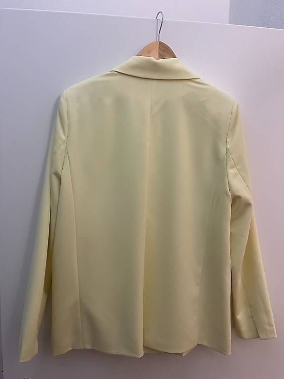 Jacken: Blazer gelb – Gebraucht aus Murten von bea_n5yn 1
