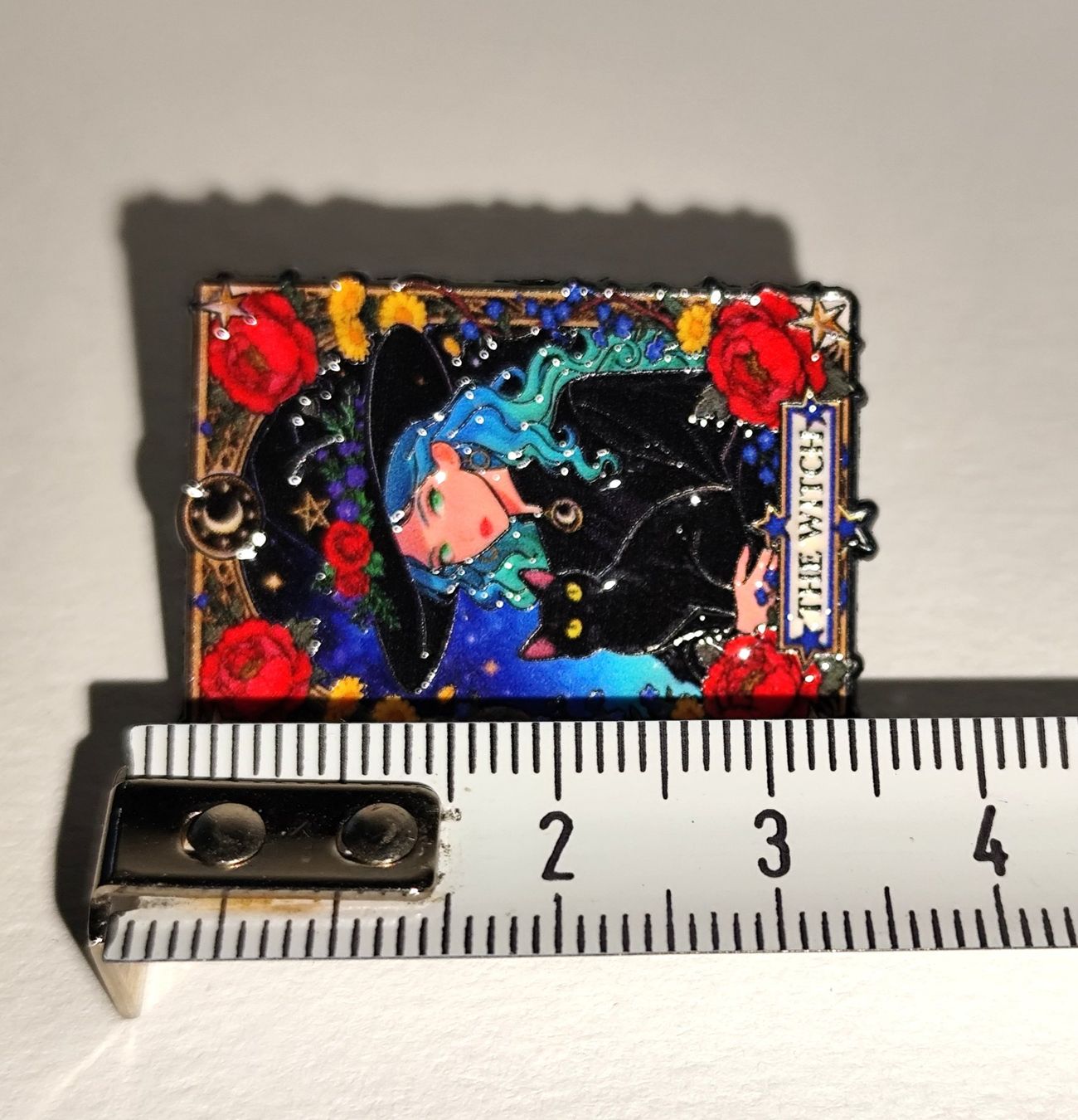 Placchette & Badge: Pin: Tarot "The Witch" ca. 3.5 cm / Bunt mit Katze! – Nuovo e nell'imballaggio originale da Bettingen venduto da hamau2012 2