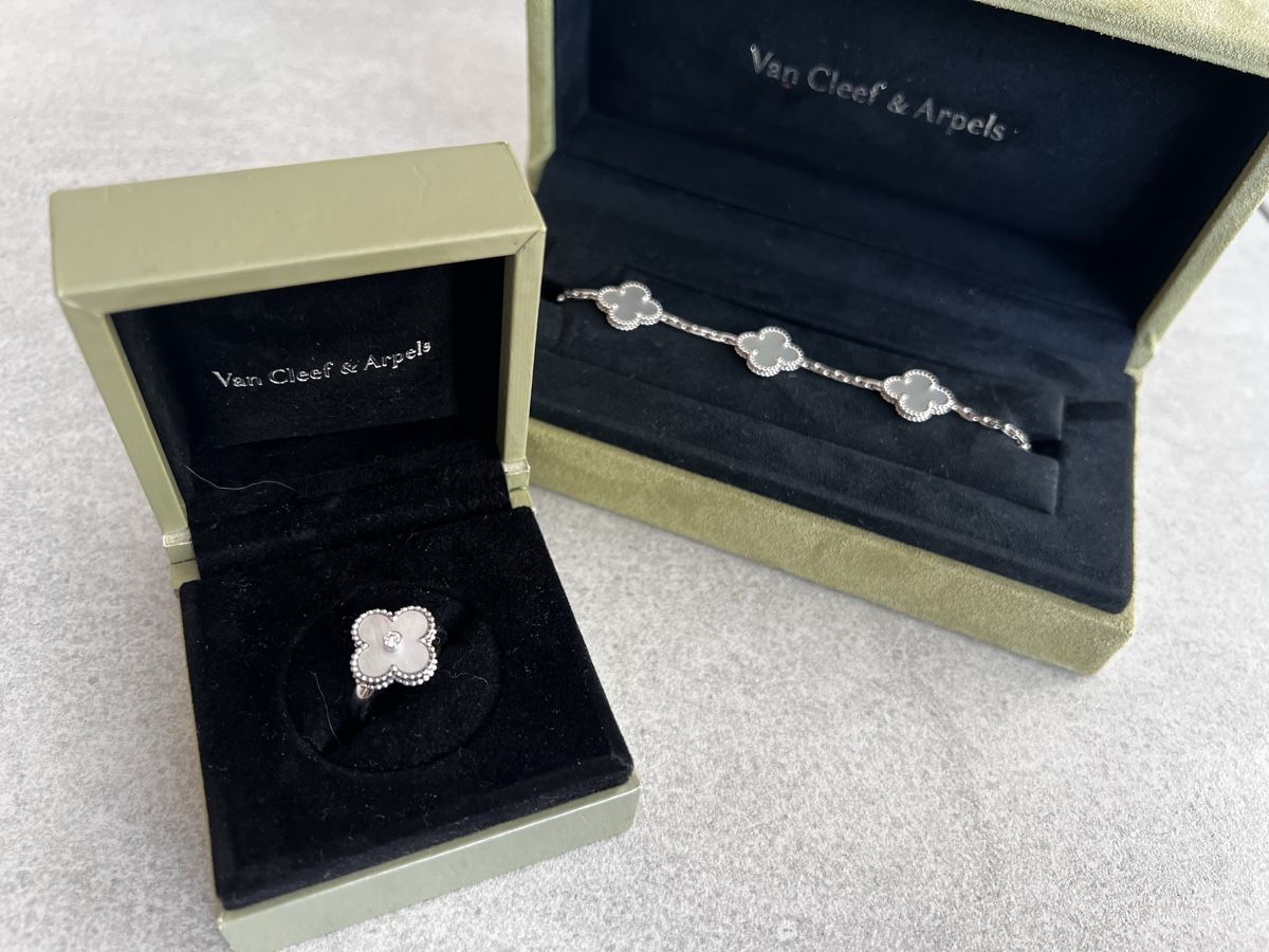 Ringe: Orig. Van Cleef Alhambra Ring Perlmutt Diamant – Gebraucht aus Baar von Axel_Fooly