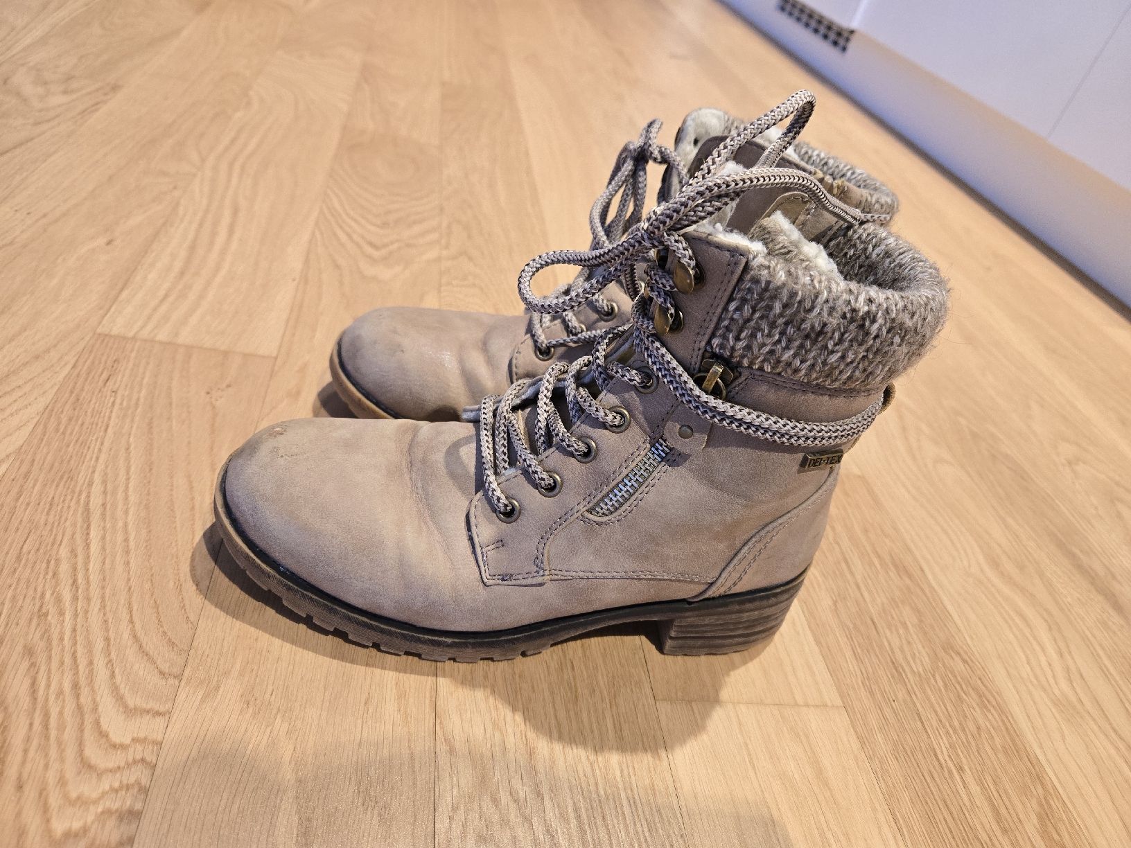 Scarpe da donna: Winterschuhe Damen Grösse 38 – Usato da Glis venduto da Kaamilaa 1