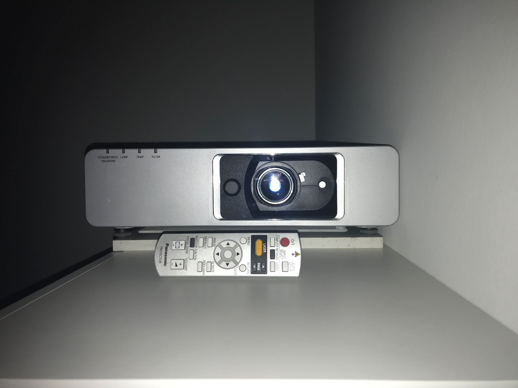 Panasonic Videoprojektoren: Panasonic Beamer PT-FI 300 – Gebraucht aus Oberwil BL von scorpio70 3