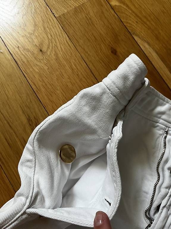 Pantaloni: ZARA Short – Usato da Zürich venduto da apple-pie12 2