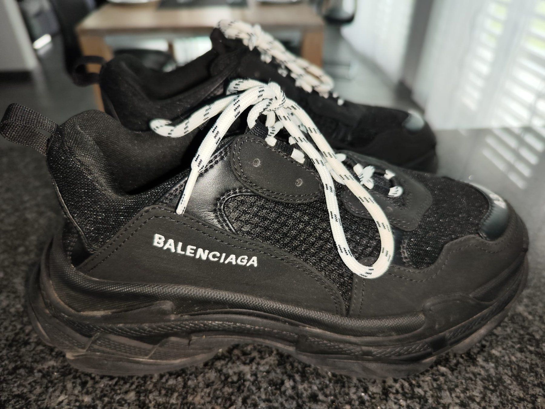 Balenciaga Scarpe da uomo: ORIGINAL Balenciaga Tripple S Gr. 43 – Usato da Balgach venduto da GZ-Tech