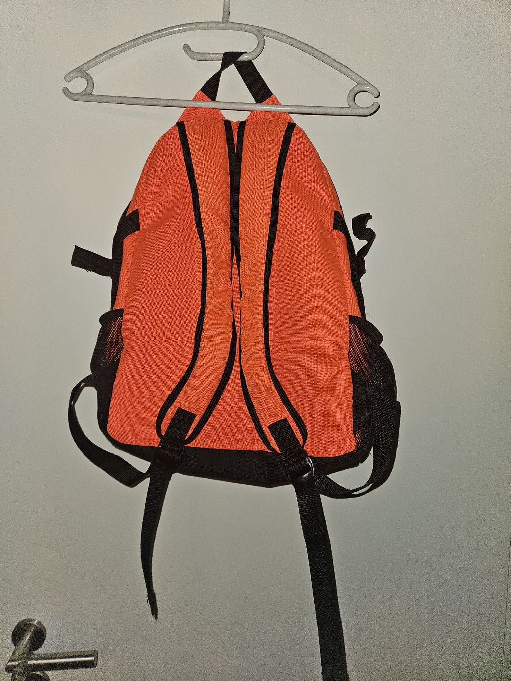 Adidas Rucksäcke: Sac à dos Adidas orange et noir – Gebraucht aus Delemont von ricky9420 1