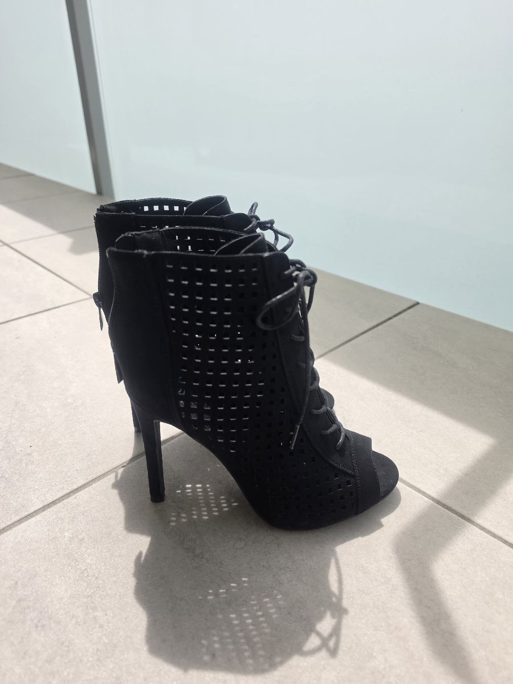 Scarpe da donna: Stiefeletten NEU – Nuovo (secondo la descrizione) da Embrach venduto da sar_dq2y