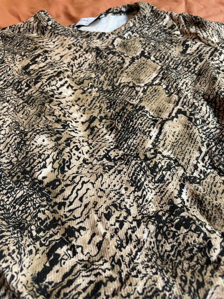 Bershka Top: Langarmshirt/Top, Schlangenmuster Schlangen Optik, Gr. S – Nuovo (secondo la descrizione) da Zürich venduto da Carlajimena 5