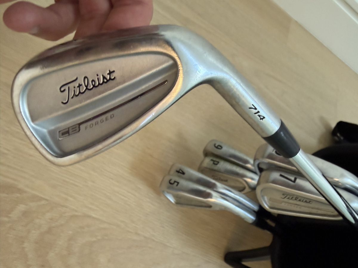 Titleist Mazze & Set: Titleist 714CB irons and Titleist pencil bag – Usato da COMMUGNY venduto da toutdoitdisparaitre 5