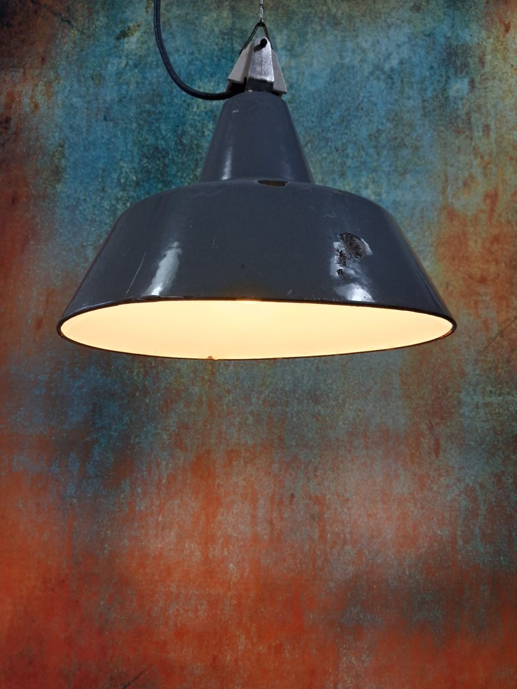 Lampade: Restaurierte alte Emaille Industrie Lampe – Usato da Winterthur venduto da lampenretter 2