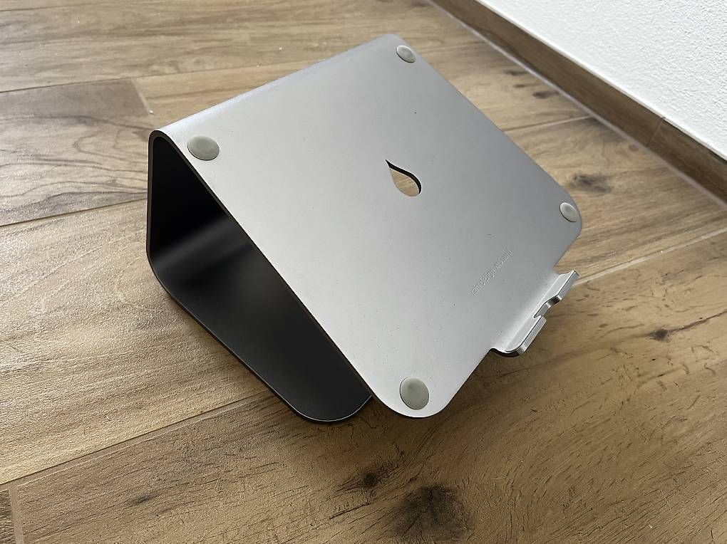 Apple Racks & Supports: Laptop Ständer – D'occasion à St. Gallenkappel par AEgli97