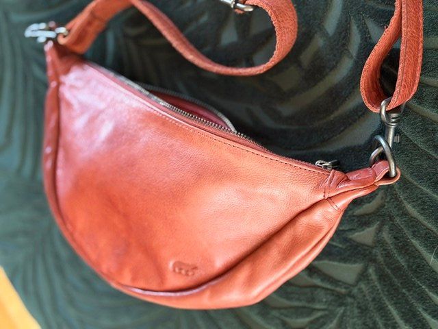 Borse da donna: Tasche Halfmoon Marke 'Bear Design' – Usato da Winterthur venduto da juve1972 1
