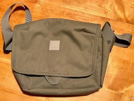 Praktische Vaude Schulter-Tasche - 6L - armygrün, wie neu