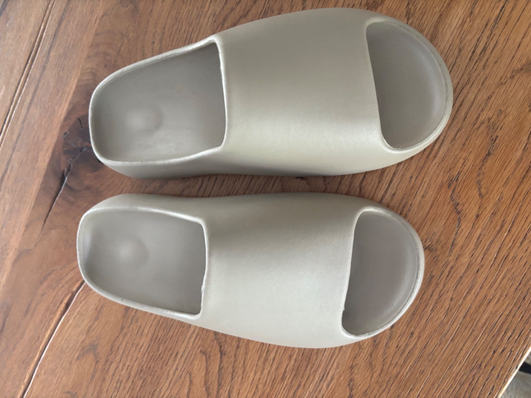 Herrenschuhe: Slides Grösse 44-45 Beige Neu – Neu und originalverpackt aus Burgdorf von fab_z27v 3