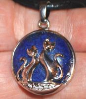 Halskette D-880 – Lapislazuli mit Katzen