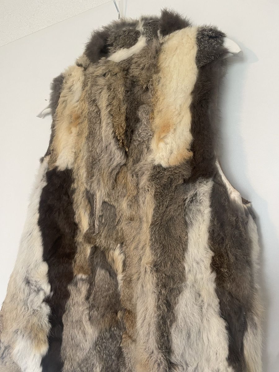 Cappotti: Luxurious Rabbit Fur Gilet – Usato da Roche VD venduto da closetcleanse 4