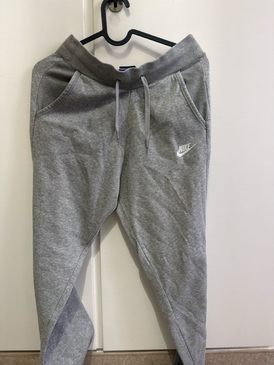 Nike Pantaloni: Nike Jogginghose grau Grösse XS  – Usato da Pratteln venduto da syr_g2ql