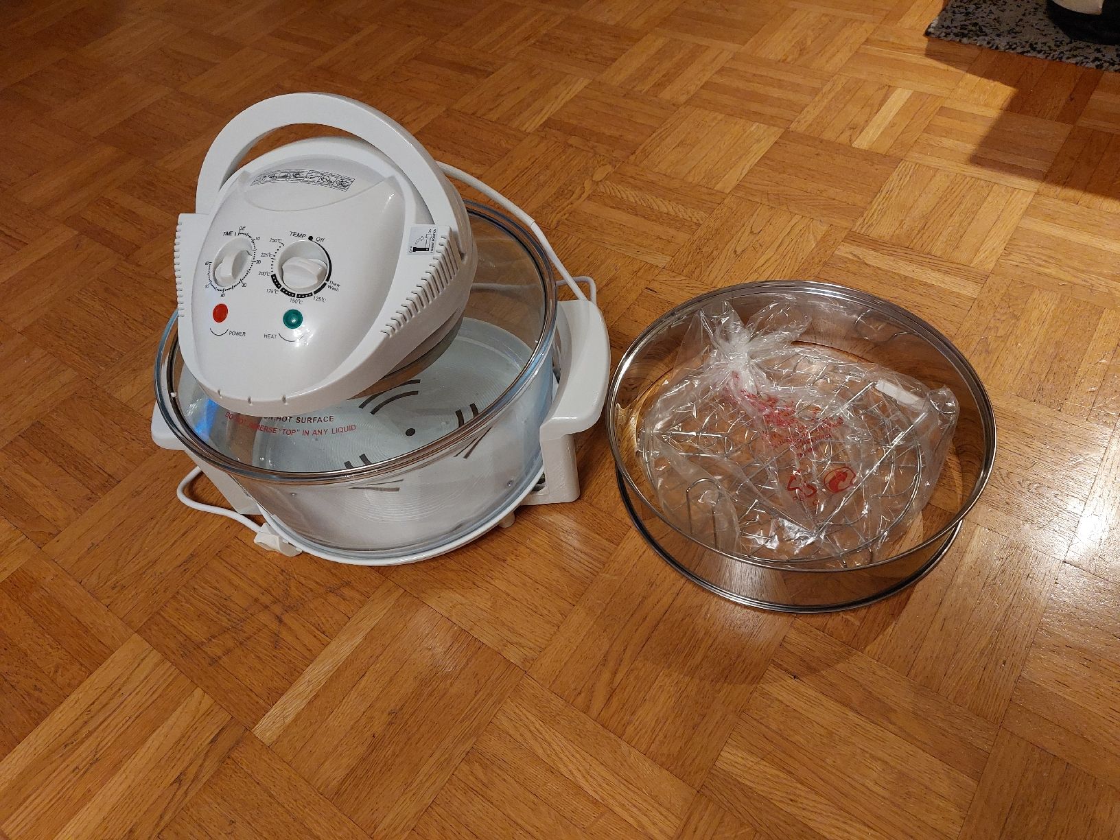 Elettrodomestici da cucina: Halogen heissluft Ofen – Nuovo e nell'imballaggio originale da Gossau SG venduto da luz_rv5w