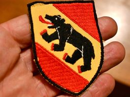 VINTAGE Badge BERN kleiner nos ST. GALLER STICKEREI abz
