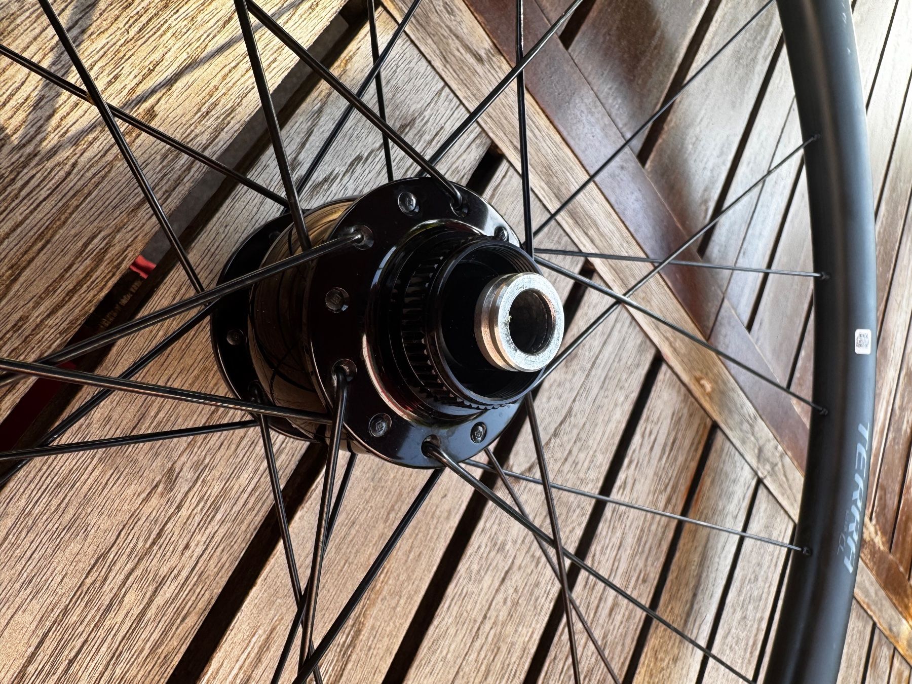 Pneus & Kompletträder: Roval Terra CL / Hub SON 28 – Gebraucht aus La Tour-de-Trême von w.max 2