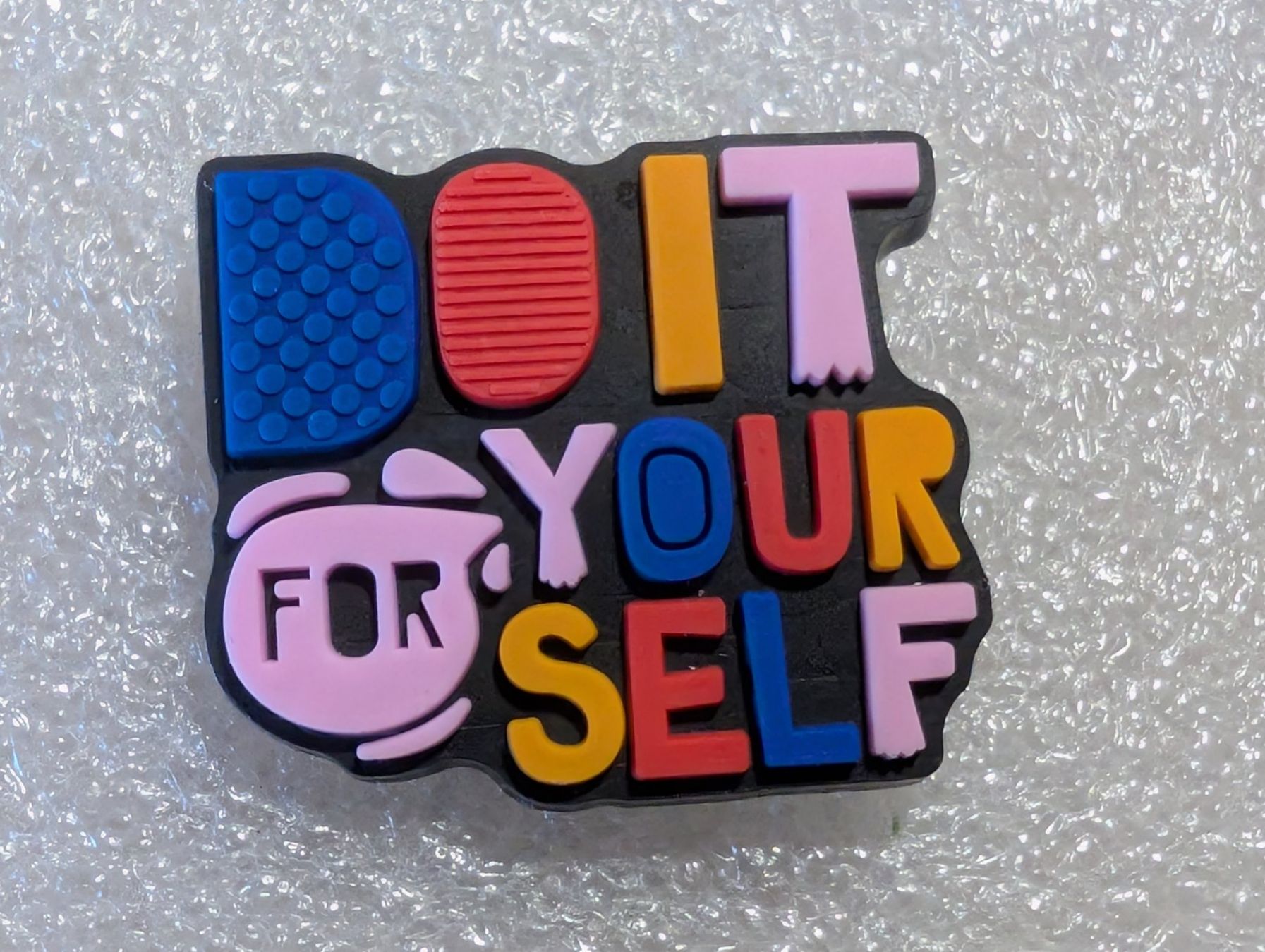 Plaketten & Abzeichen: Ansteckpin 284: Do it for yourself – Gebraucht aus Oppligen von Pin-Fall-Shop
