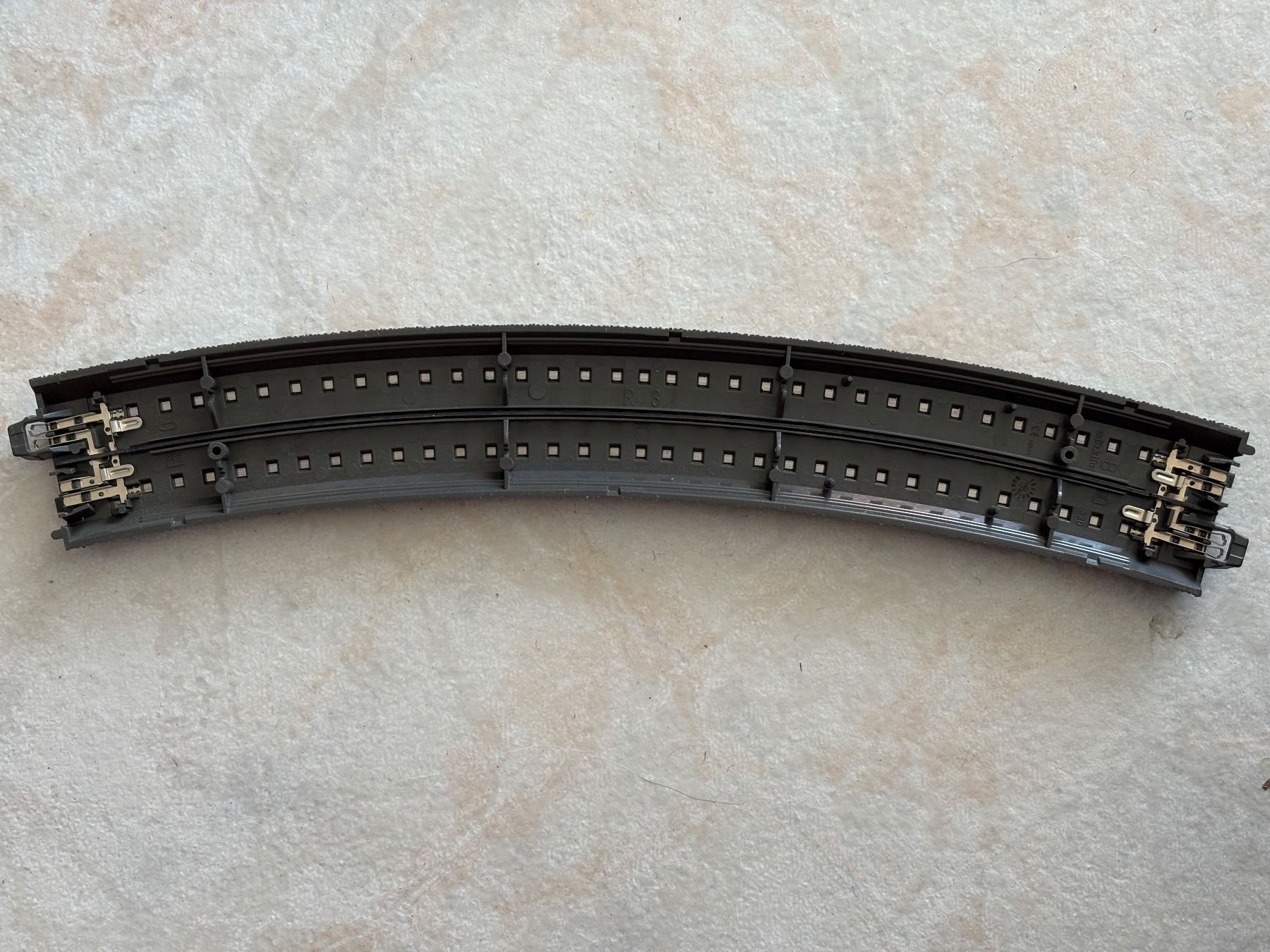 Märklin Modelleisenbahnen: 1x Marklin C 24330 Gleis – Gebraucht aus Hauterive NE von eriamch 1
